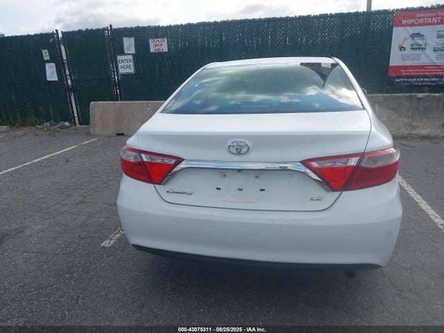 Продаж на аукціоні авто 2017 Toyota Camry Le, vin: 4T1BF1FK0HU268567, номер лоту: 43075311