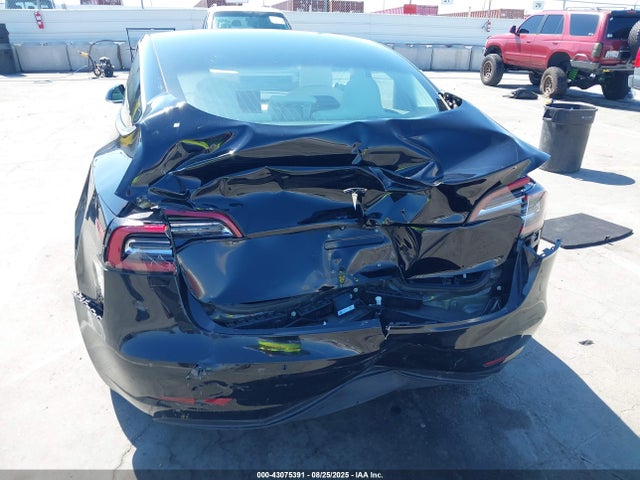 5YJ3E1EA5JF177846 Tesla 2018