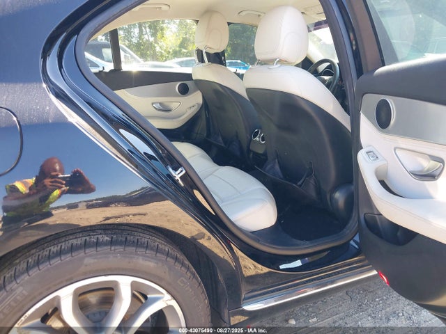 Mercedes-Benz C-Class 2015 55SWF4KBXFU022045 Image 8