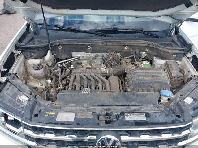 1V2CR2CA4JC505900 Volkswagen fsi