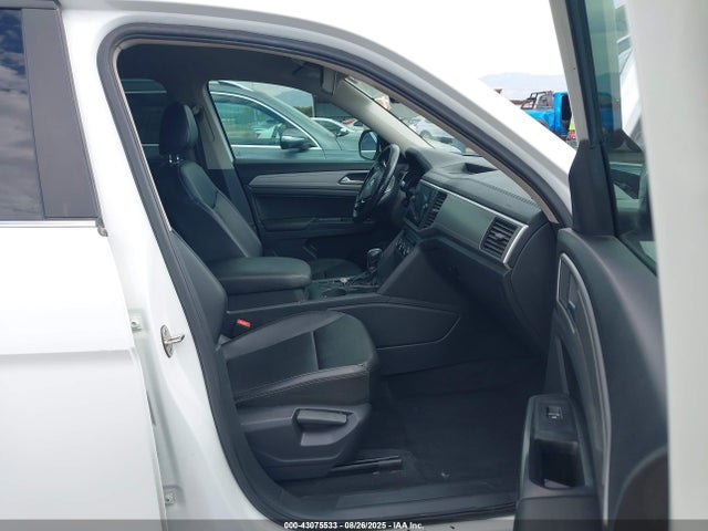 1V2CR2CA4JC505900 Volkswagen fsi