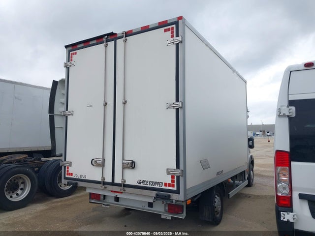 43075640 :رقم المزاد ، 3C7WRVLG0ME577536 vin ، 2021 Ram Promaster 3500 Cutaway Low Roof مزاد بيع