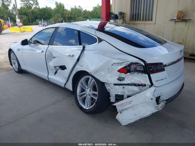 2015 TESLA MODEL S 5YJSA1E16FF102958 Photo 2