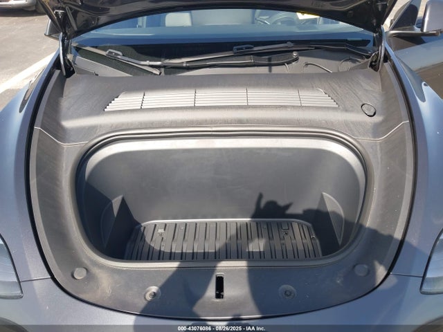 7SAYGAEE8RF114614 Tesla Model Y