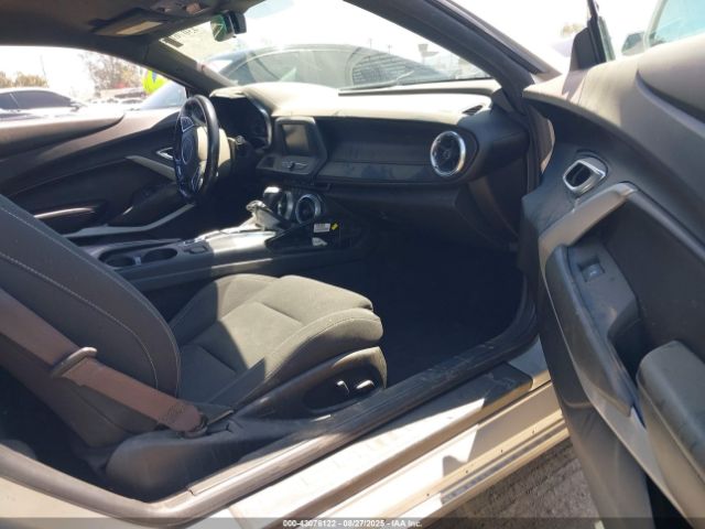 2018 CHEVROLET CAMARO 1G1FB1RX8J0128457 Photo 4