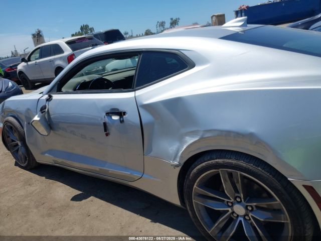 2018 CHEVROLET CAMARO 1G1FB1RX8J0128457 Photo 5