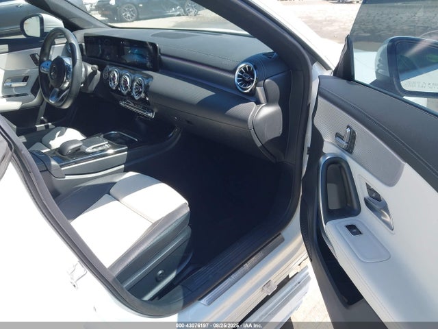 W1K5J4GB0NN248783 Mercedes-Benz m260