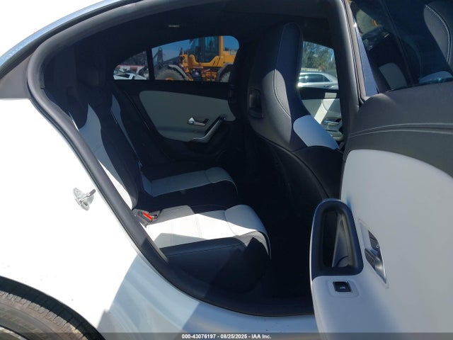 W1K5J4GB0NN248783 Mercedes-Benz m260