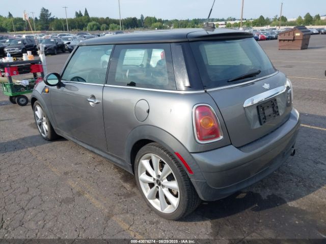 2010 MINI COOPER WMWMF3C57ATZ27809 Photo 2
