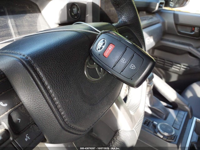 43076287 :رقم المزاد ، 3TYLB5JN2RT004225 vin ، 2024 Toyota Tacoma Sr5 4wd مزاد بيع