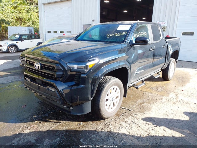 43076287 :رقم المزاد ، 3TYLB5JN2RT004225 vin ، 2024 Toyota Tacoma Sr5 4wd مزاد بيع