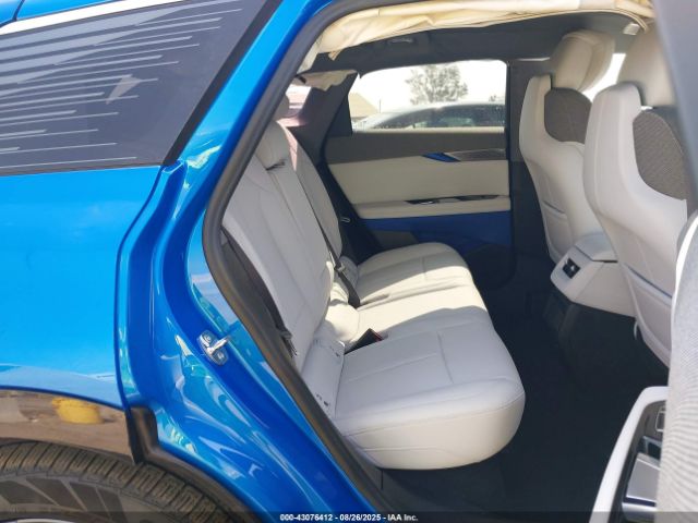 2025 CADILLAC OPTIQ 3GYK3BMR3SS236815 Photo 7