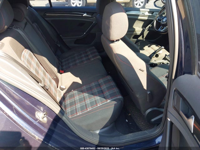 3VW5T7AUXGM011194 Volkswagen 2016