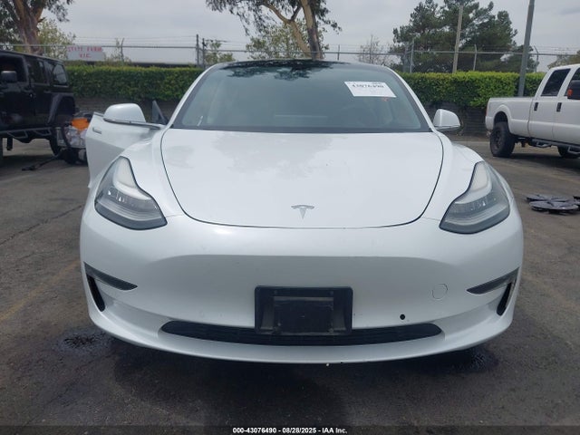 5YJ3E1EA2KF427352 Tesla MODEL 3