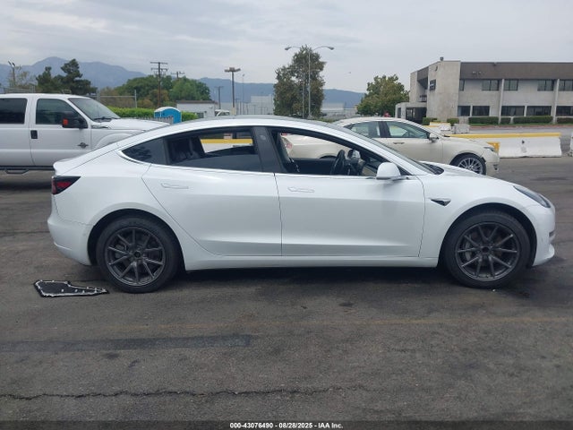 5YJ3E1EA2KF427352 Tesla MODEL 3
