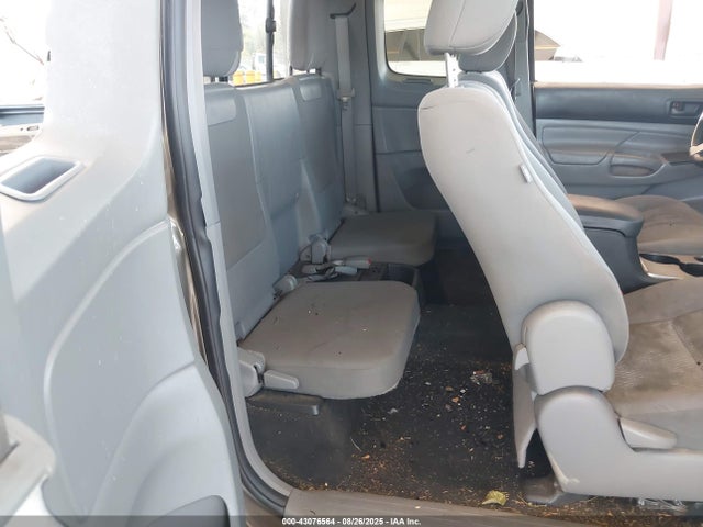 Toyota 2tr-fe 2015 5TFTX4CN3FX058787 Image 8