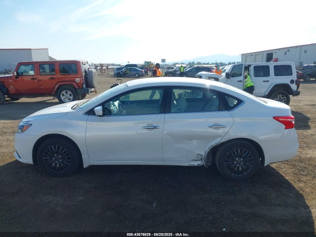 Nissan Sentra 2016 3N1AB7AP3GL671584 Image 14