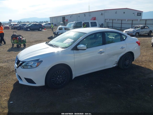 Nissan Sentra 2016 3N1AB7AP3GL671584 Image 2