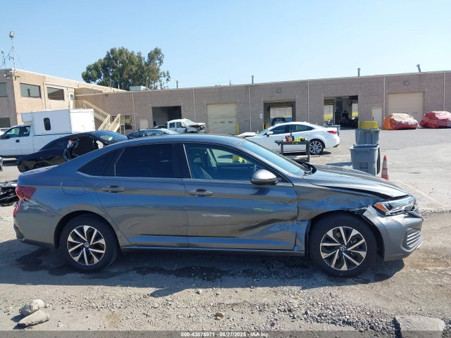 Volkswagen 1.5 tsi 2022 3VWCM7BU2NM021105 Image 13