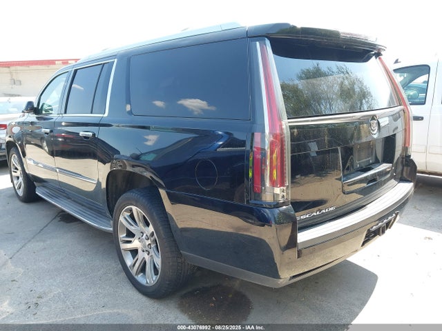 2015 CADILLAC ESCALADE ESV 1GYS4JKJ9FR188038 Photo 2