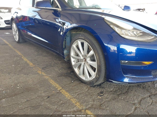 2018 TESLA MODEL 3 5YJ3E1EA8JF076512 Photo 5