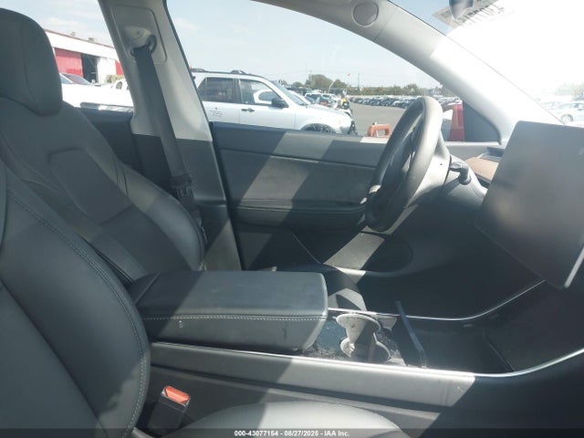 2020 TESLA MODEL Y 5YJYGDEE7LF030371 Photo 4