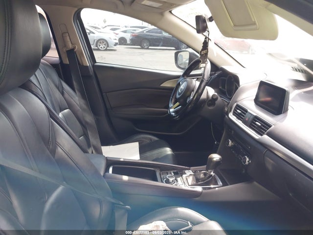 JM1BN1V73H1103389 Mazda pe