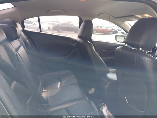 JM1BN1V73H1103389 Mazda pe