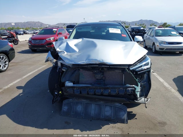 3PCAJ5M1XKF137114 Infiniti QX50