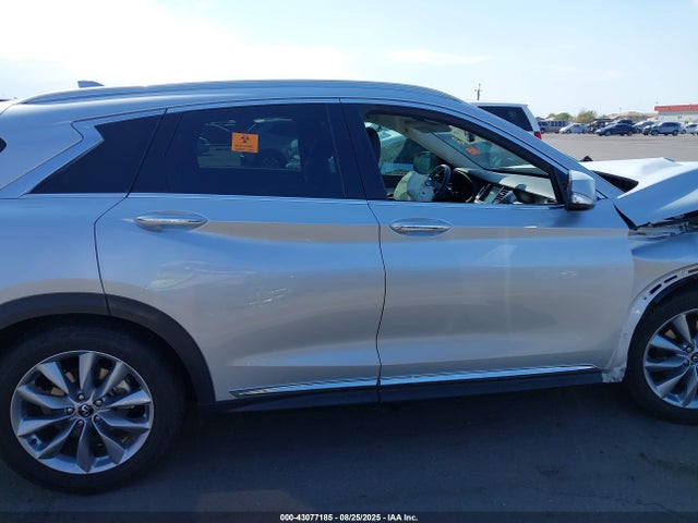 3PCAJ5M1XKF137114 Infiniti QX50