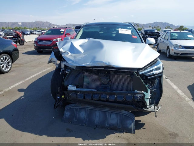 3PCAJ5M1XKF137114 Infiniti QX50