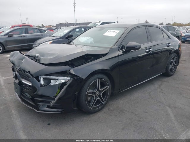 W1K3G4EB6MJ309231 Mercedes-Benz m260
