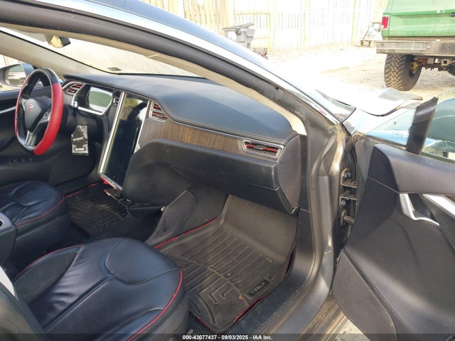 2013 TESLA MODEL S 5YJSA1CP6DFP05588 Photo 4