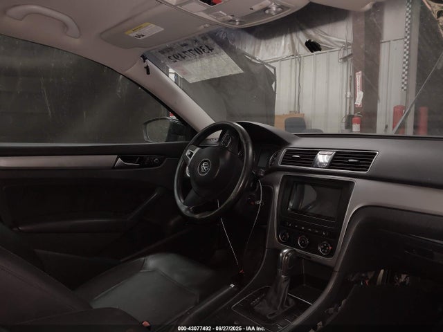 Volkswagen Passat 1.8t Wolfsburg Edition 2014 1VWAT7A37EC092000 Image 5