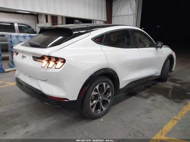 Ford Mustang Mach-E 2021 3FMTK3RM2MMA55594 Image 4