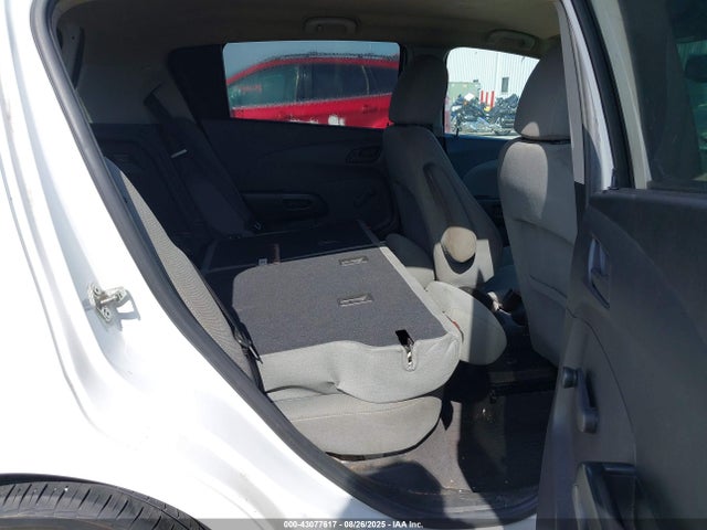 1G1JB6SH2F4164123 Chevrolet luw