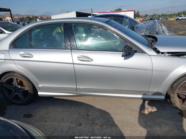 Mercedes-Benz C-Class 2014 WDDGF4HB3EA967039 Image 13
