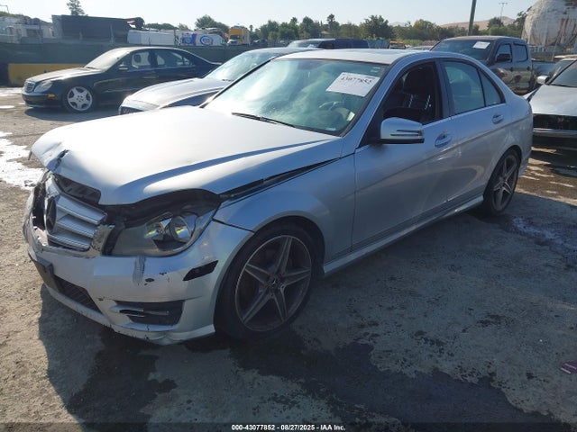 Mercedes-Benz C-Class 2014 WDDGF4HB3EA967039 Image 2