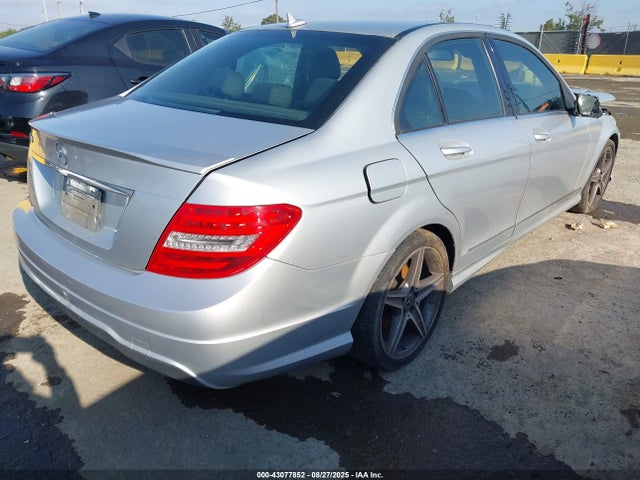 Mercedes-Benz C-Class 2014 WDDGF4HB3EA967039 Image 4