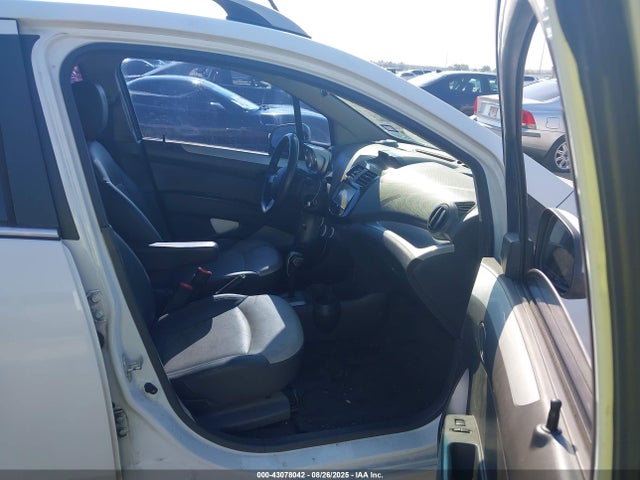 Chevrolet ll0 2014 KL8CF6S95EC522406 Image 5