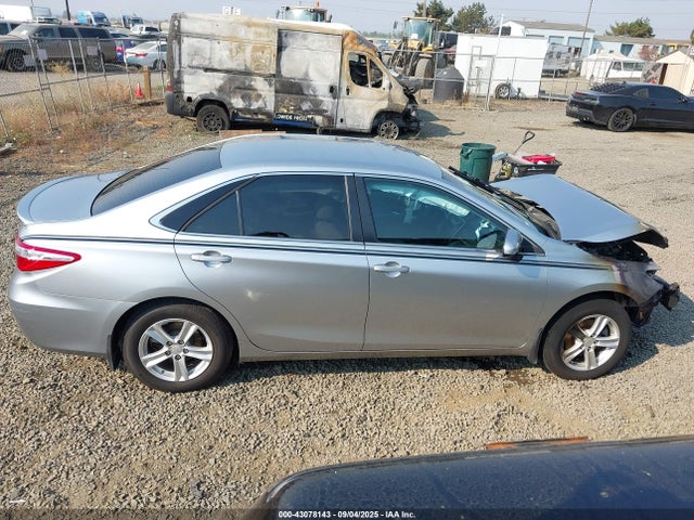 43078143 :رقم المزاد ، 4T1BF1FK7GU247052 vin ، 2016 Toyota Camry Le مزاد بيع