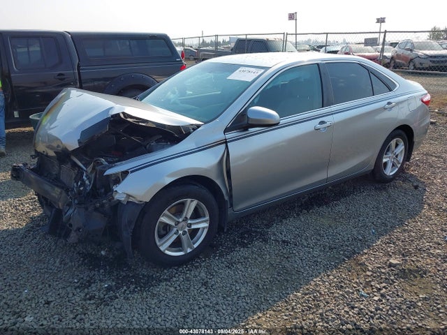 43078143 :رقم المزاد ، 4T1BF1FK7GU247052 vin ، 2016 Toyota Camry Le مزاد بيع