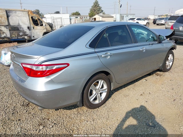 43078143 :رقم المزاد ، 4T1BF1FK7GU247052 vin ، 2016 Toyota Camry Le مزاد بيع