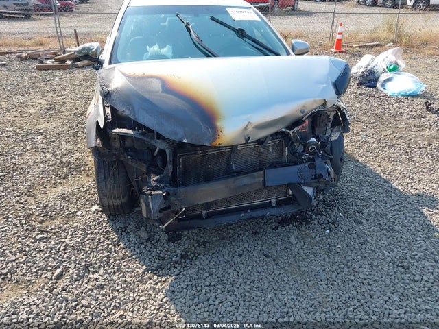 43078143 :رقم المزاد ، 4T1BF1FK7GU247052 vin ، 2016 Toyota Camry Le مزاد بيع