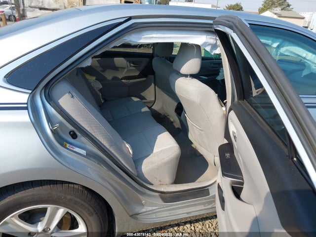 43078143 :رقم المزاد ، 4T1BF1FK7GU247052 vin ، 2016 Toyota Camry Le مزاد بيع