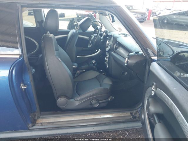 2009 MINI COOPER S CLUBMAN WMWMM33589TP73192 Photo 4