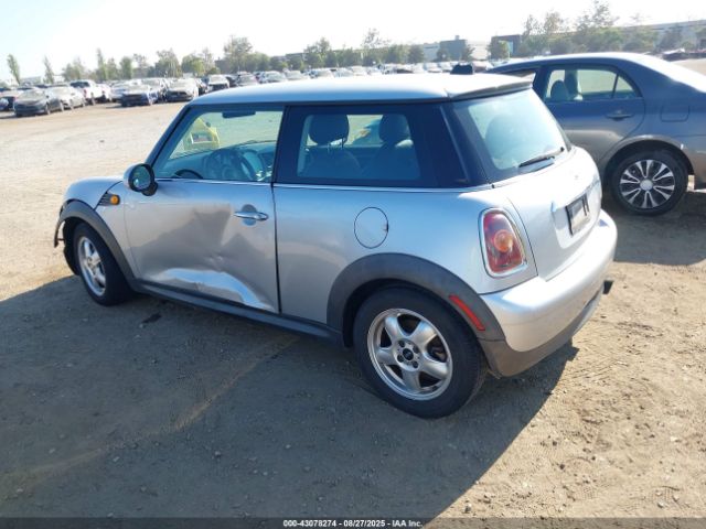 2009 MINI COOPER WMWMF33549TW78588 Photo 2