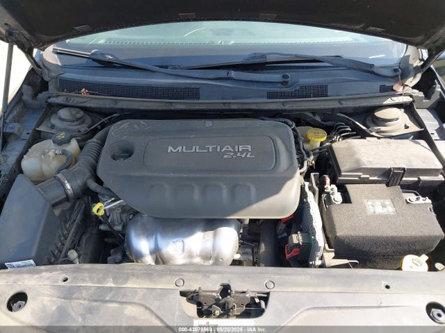 1C3CCCAB7FN717064 Chrysler 200