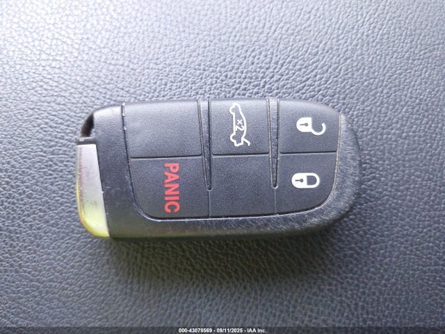 1C3CCCAB7FN717064 Chrysler 200