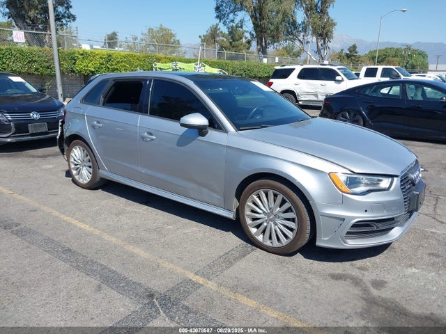 2016 AUDI A3 E-TRON WAUUPBFF3GA156524 Photo 0